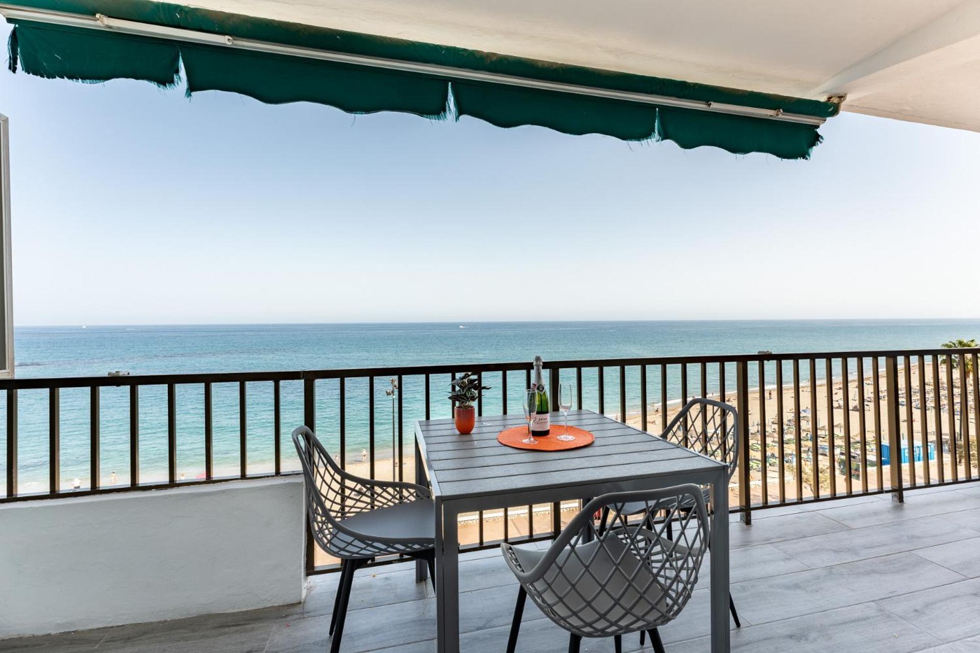 Malagasuite Golden Views Fuengirola Bagian luar foto