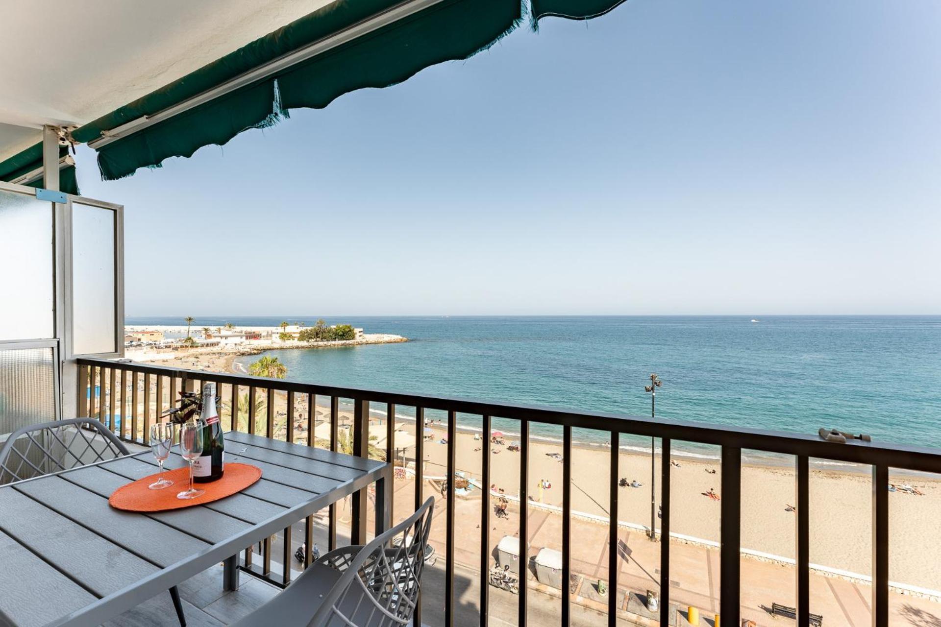 Malagasuite Golden Views Fuengirola Bagian luar foto